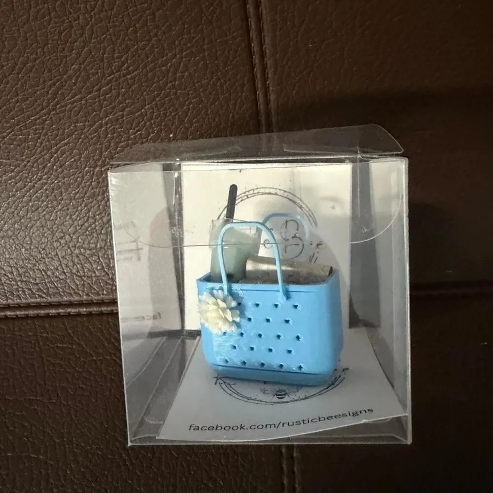 miniature dollhouse accessories